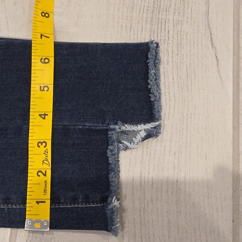 Just Black Women's Size 27 Cropped Raw Hem Cropped Straught Fit Step - Picture 9 of 9